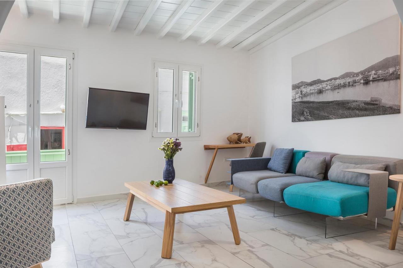 Kostantis Town Suites Mykonos Town ภายนอก รูปภาพ