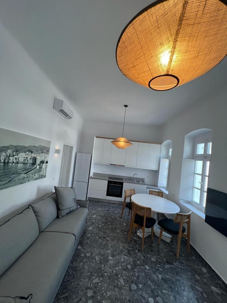 Kostantis Town Suites Mykonos Town ภายนอก รูปภาพ
