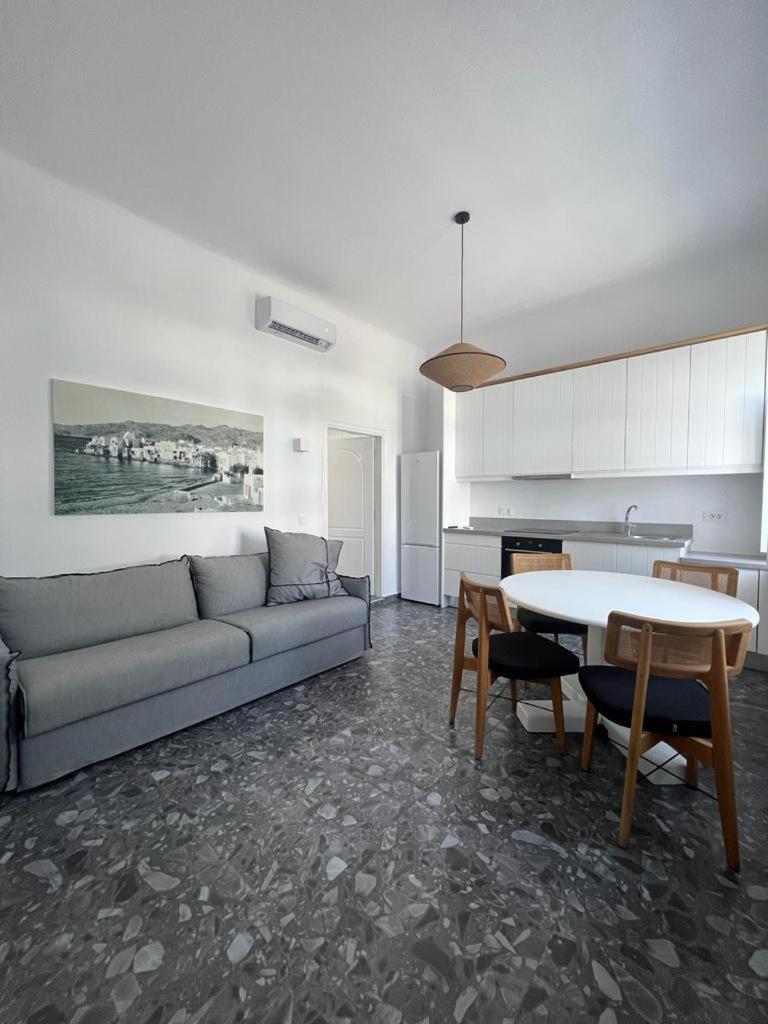 Kostantis Town Suites Mykonos Town ภายนอก รูปภาพ